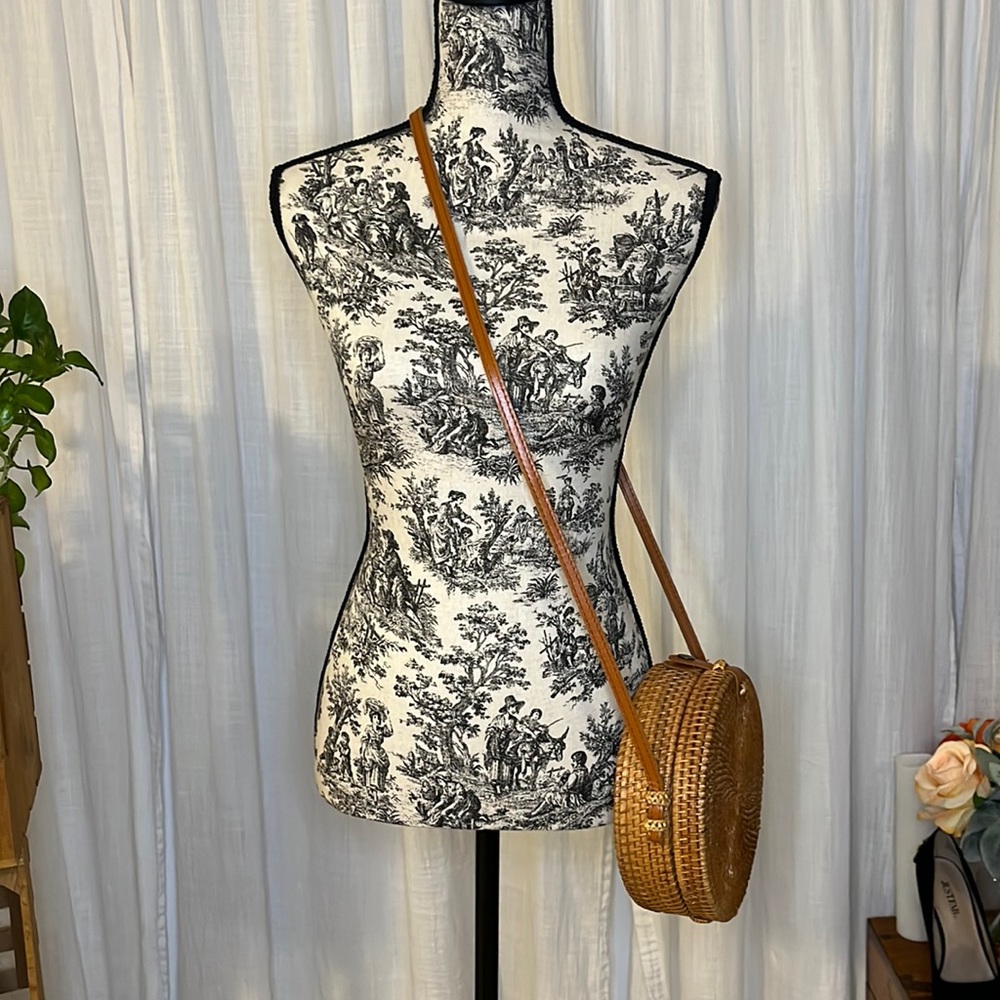 Round Woven Crossbody Basket Purse